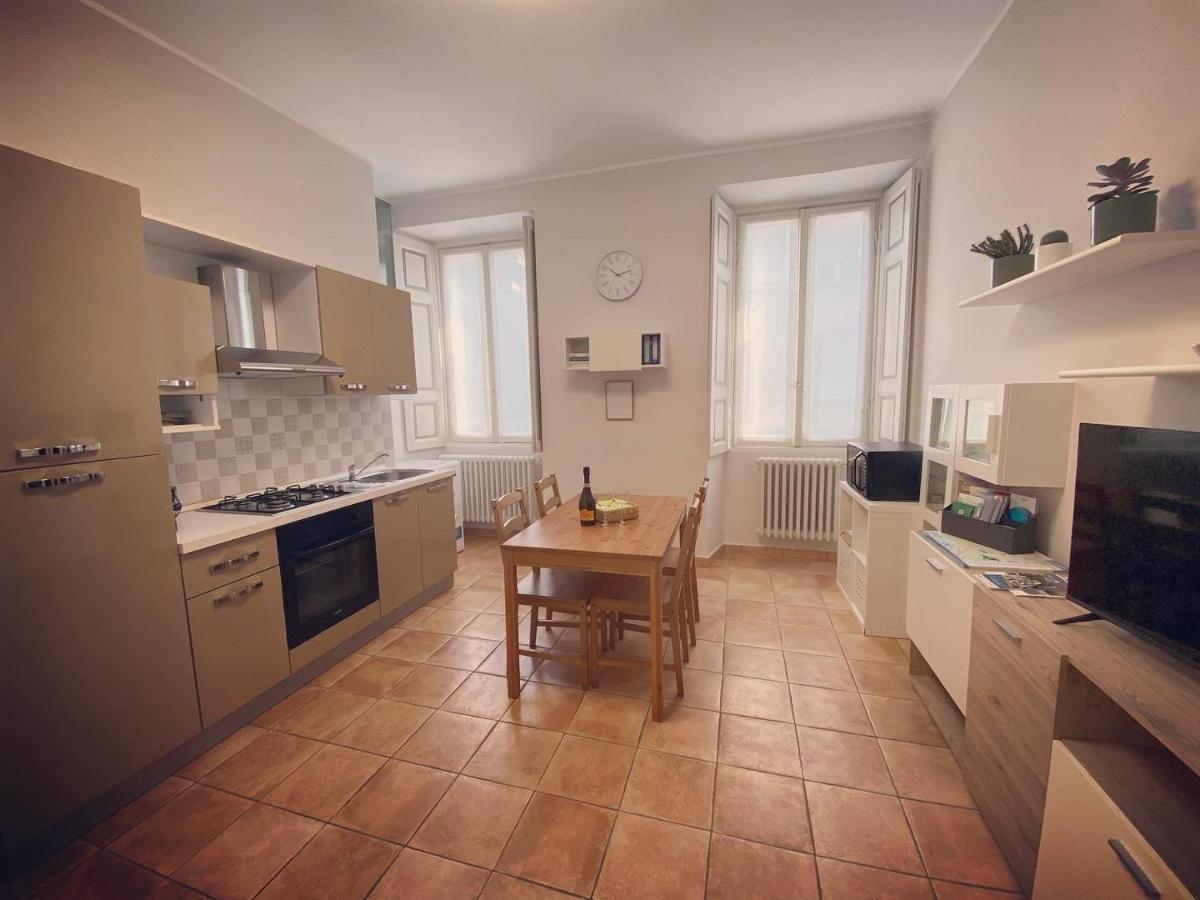 Casa Via Roma Appartement Intra Buitenkant foto