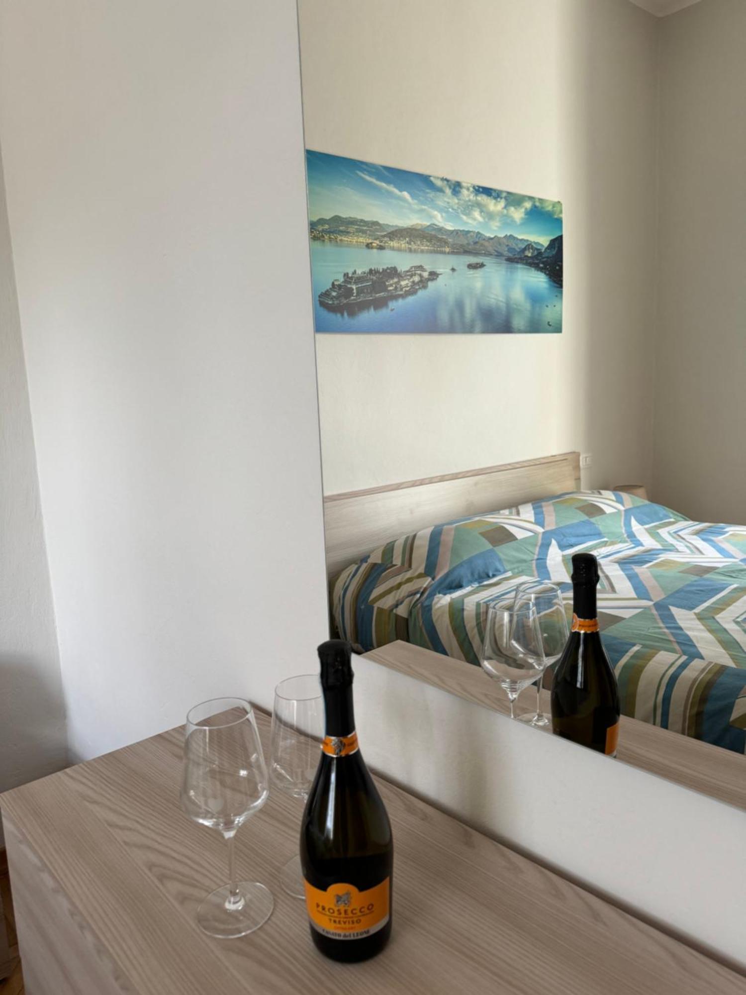 Casa Via Roma Appartement Intra Buitenkant foto